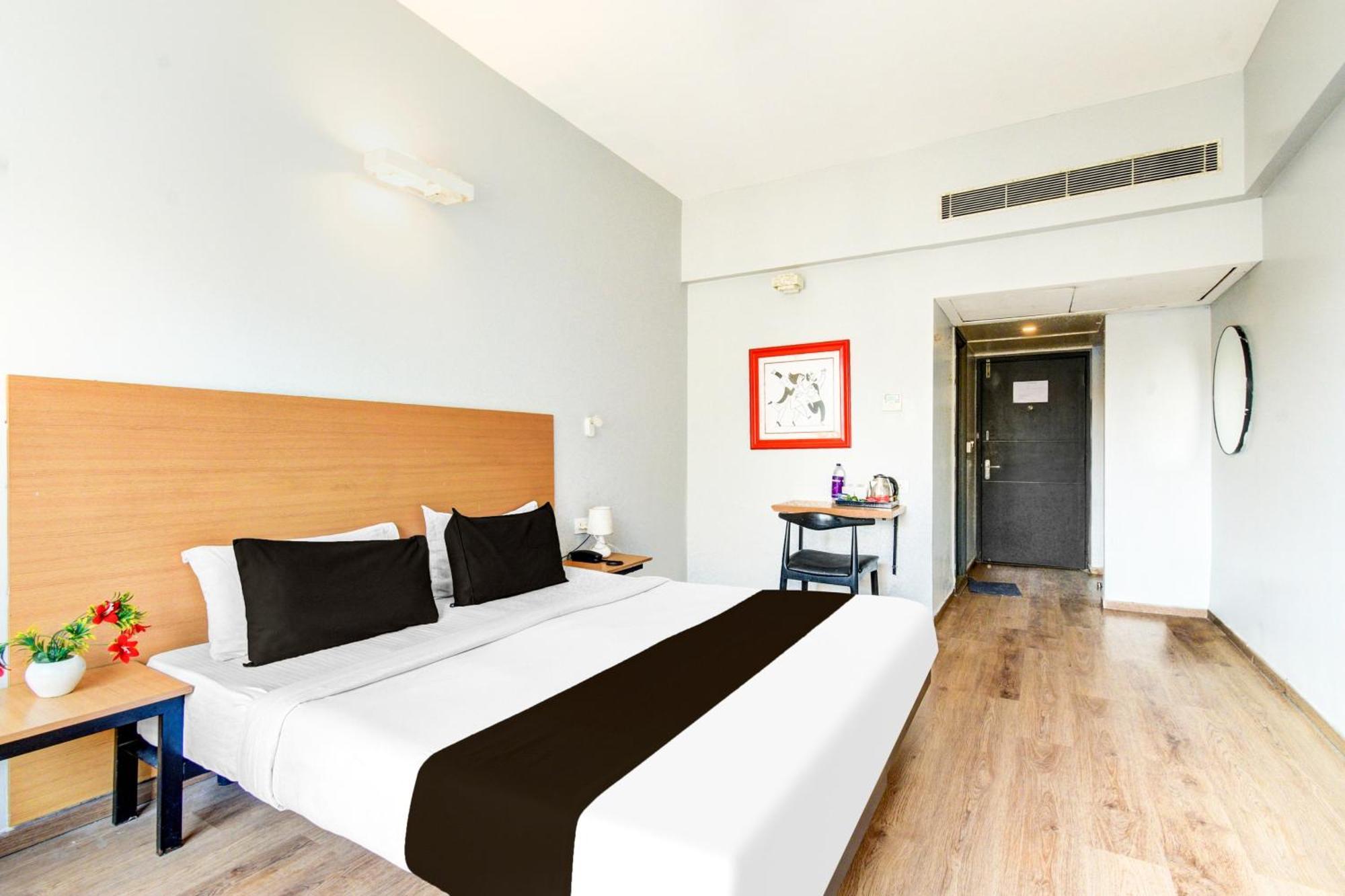 Hotel Super Townhouse Lakdikapul Hyderabad Esterno foto