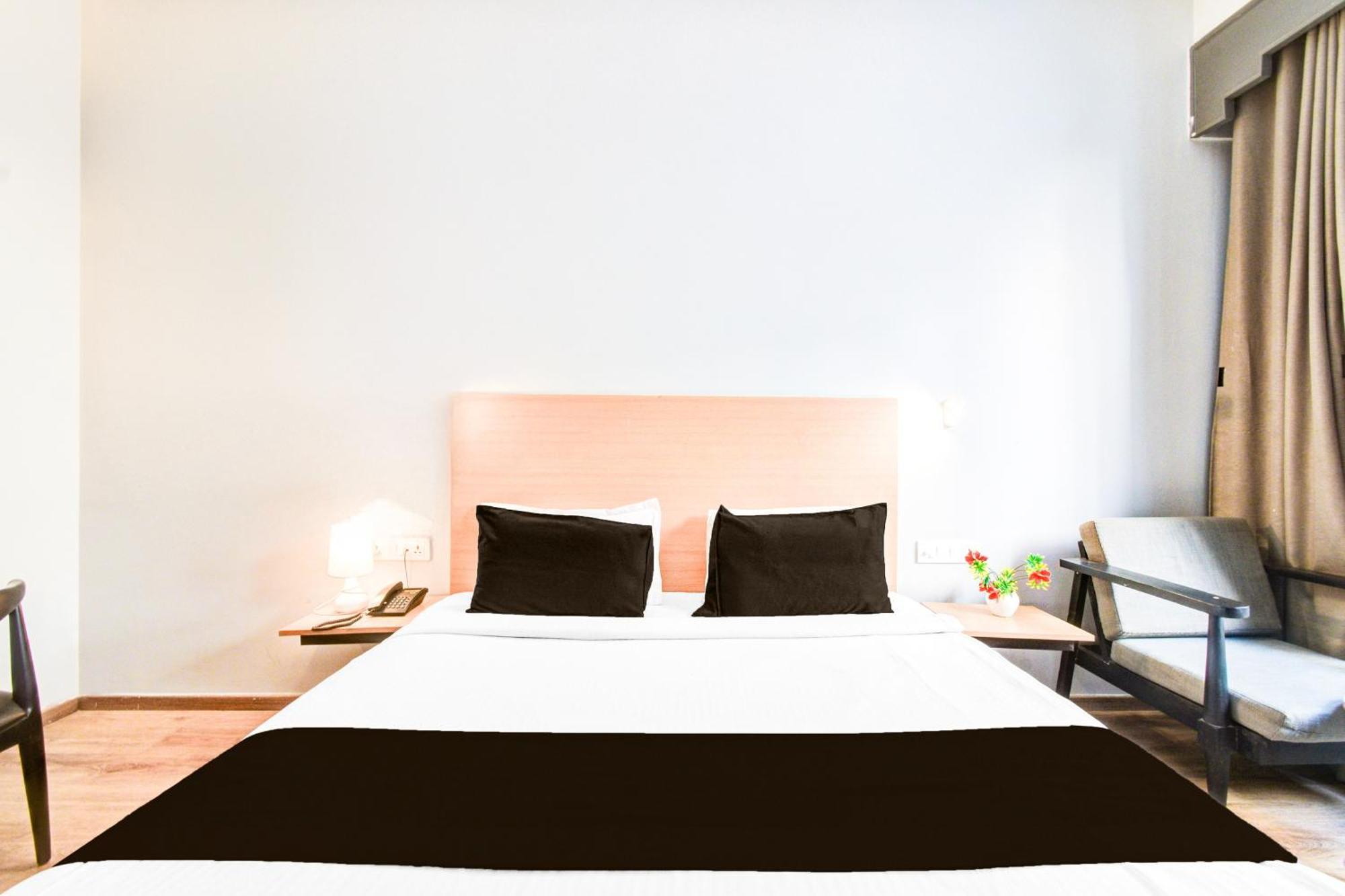 Hotel Super Townhouse Lakdikapul Hyderabad Esterno foto