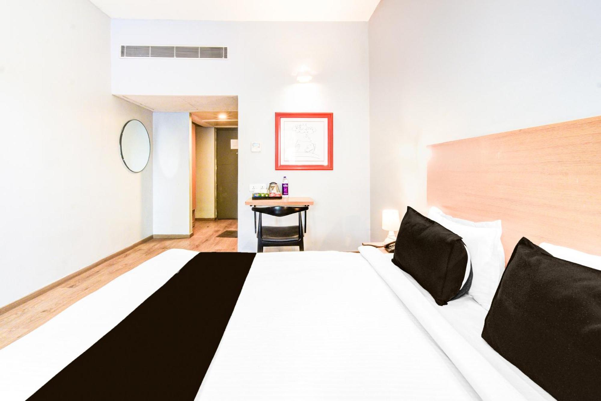 Hotel Super Townhouse Lakdikapul Hyderabad Esterno foto
