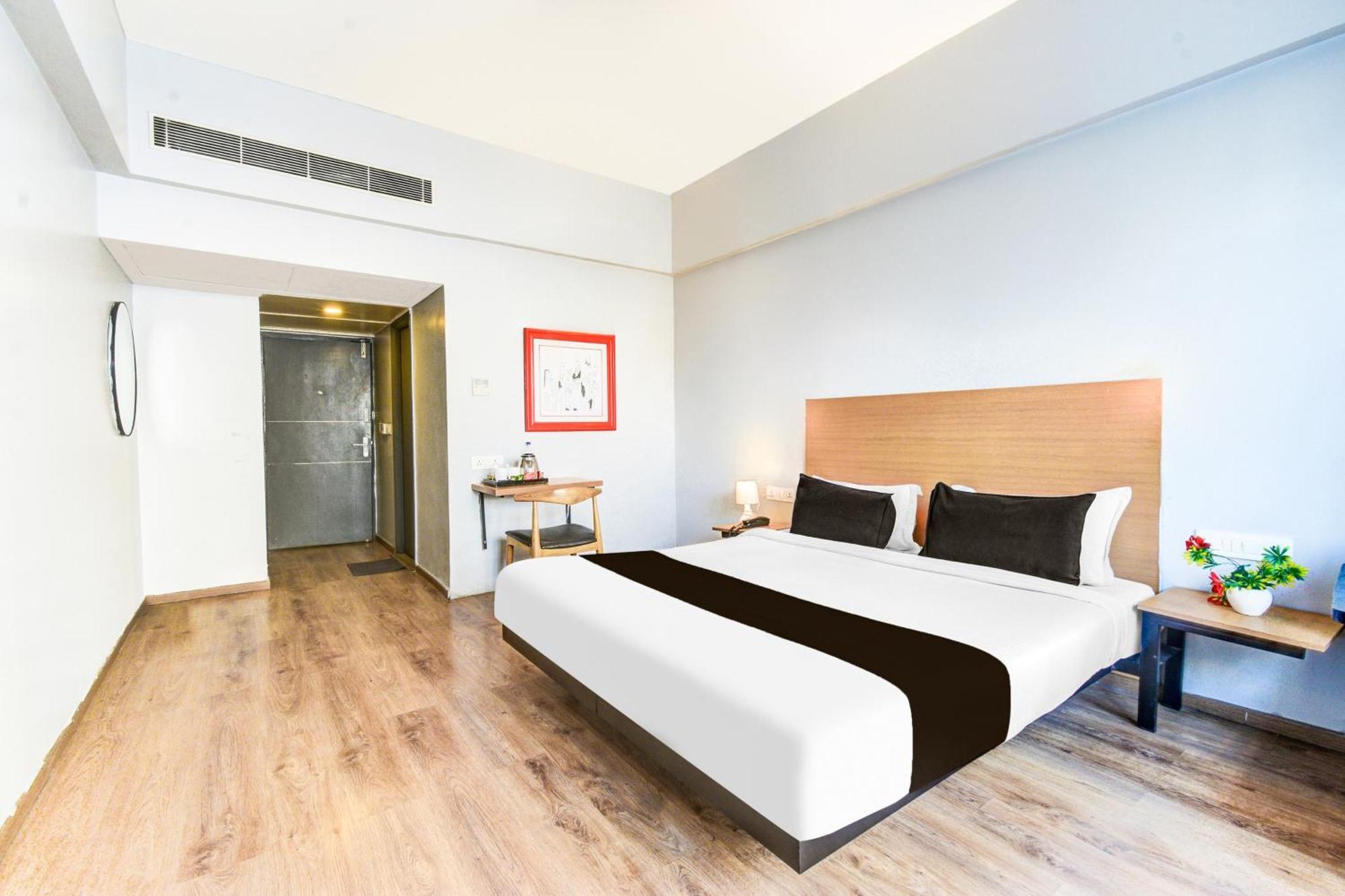 Hotel Super Townhouse Lakdikapul Hyderabad Esterno foto