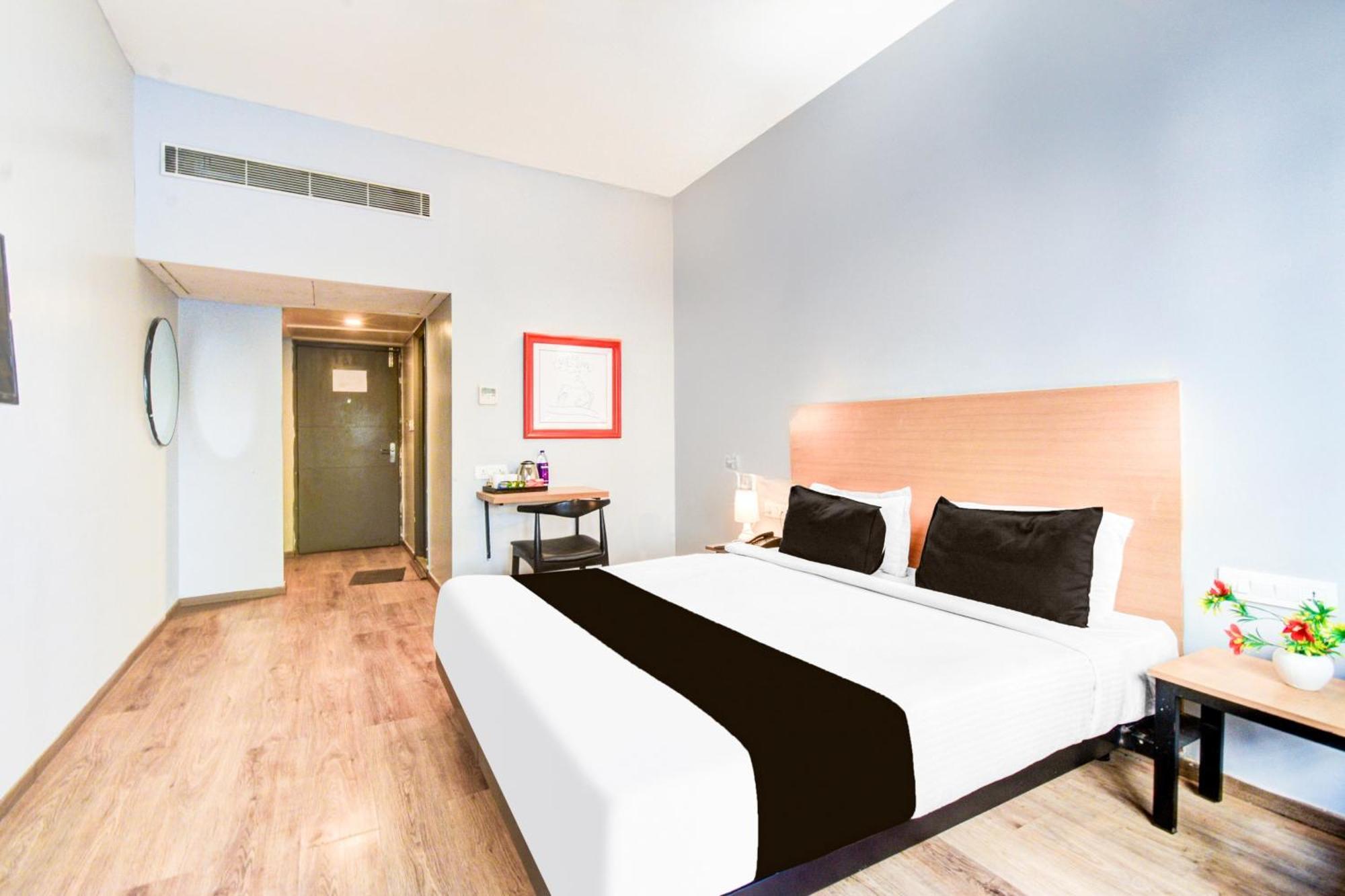 Hotel Super Townhouse Lakdikapul Hyderabad Esterno foto